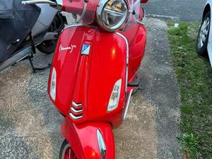 ◊ VESPA PRIMAVERA 50 - SÉRIE SPÉCIALE (RED) - 2021 - TOUT ÉQUIPÉ