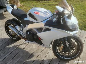 RSV4 APRILIA