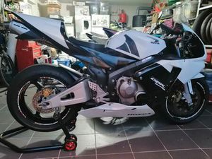 CBR600RR PC37 2004 32MKM PISTE