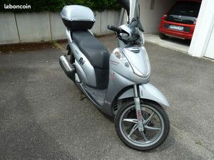 SCOOTER HONDA SH 300 I BON ÉTAT PEU KILOMÉTRÉ