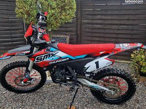 MOTO CROSS 250 GRANDE ROUE