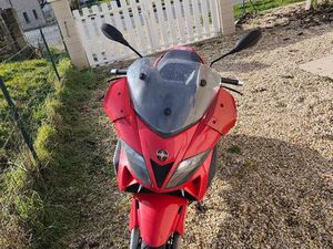 À VENDRE SCOOTER 125 GYLERA NEXUS