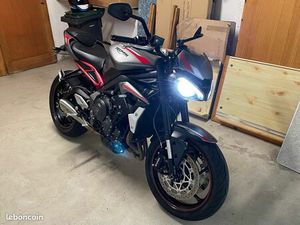 STREET TRIPLE 765 R OU STREET TRIPLE 765R