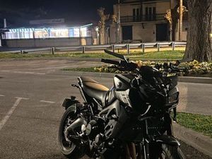 YAMAHA MT-09