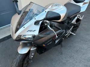 YAMAHA R1 2002