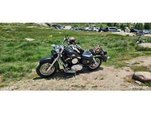 MOTO 1500 VN AVEC ACCESSOIRES