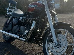 TRIUMPH 900 SPEEDMASTER