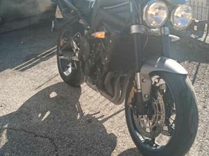 STREET TRIPLE 675 R 2009