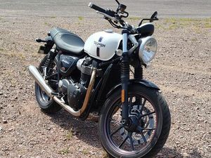 TRIUMPH 900 STREET TWIN-A2-FAIBLE KILOMÉTRAGE