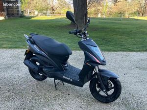 SCOOTER KYMCO NAKED RENOUVO