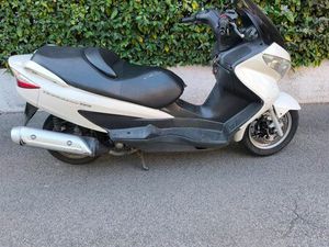 SUZUKI BURGMAN 125 CM³ – 2009 – CT OK – PNEU AVANT NEUF