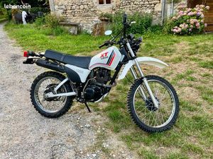 YAMAHA 125 XT