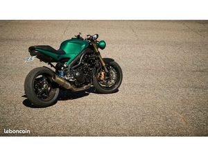TRIUMPH SPEED TRIPLE 1050