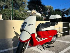 PEUGEOT DJANGO 125 AVEC TOPCASE ET ANTIVOL