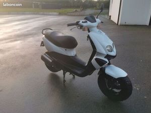 SCOOTER PEUGEOT TREKKER