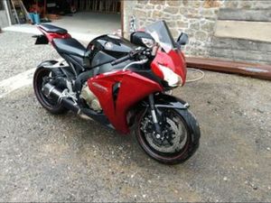 HONDA CBR 1000 RR