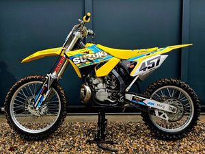 SUZUKI 250 RM