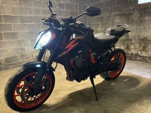 KTM 890 DUKE R