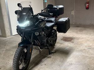 URGENT, CFMOTO MT EXPLORE 2024 - ETAT NEUF - EQUIPÉE ROAD TRIP - GARANTIE