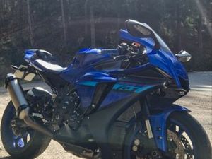 YAMAHA R1 2024 – ÉTAT NEUF + PACK PISTE COMPLET