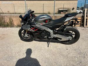 APRILIA RSV4