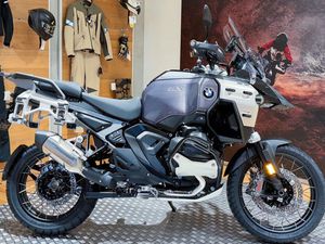 BMW R1300GSA | TRIPLE BLACK | ALLA PAKET • 2025