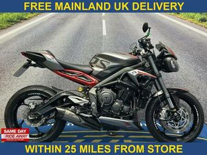 TRIUMPH STREET TRIPLE 765 RS
