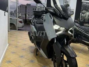 NOUVEAU YAMAHA XMAX TECHMAX 300