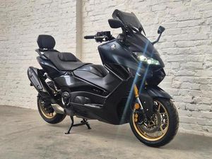 ② YAMAHA TMAX T-MAX 560 TECH MAX @MOTOMOBILIA