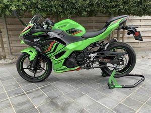 ② KAWASAKI NINJA 500 CC **7/2024** 4KM ** 35KW ** NIEUW **