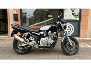 YAMAHA XJR 1300 RACER
