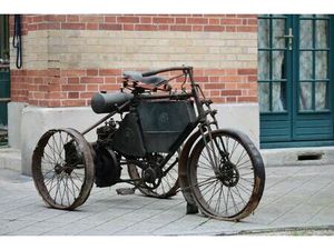 1898 DE DION BOUTON TRICYCLE SANS RÉSERVE