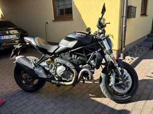 DUCATI MONSTER 821