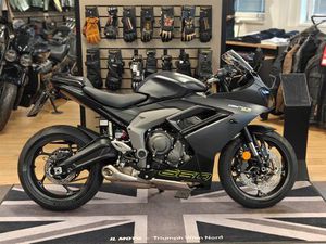 MOTO NEUVE: TRIUMPH DAYTONA 660