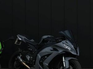 KAWAZAKI ZX10R 2011