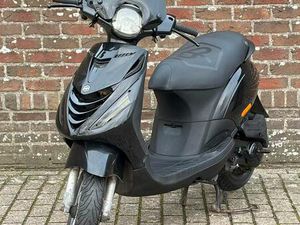 ② PIAGGIO ZIP 4T