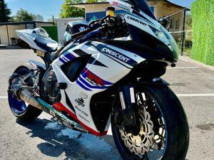 SUZUKI GSXR K7- 750 LIMITED EDITION 018/200БР. ISLE OF MAN TT →