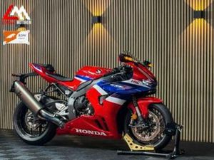 HONDA CBR 1000 RR-R FIREBLADE - 2025 - AKRAPOVIC - GARANTIE — MOTOREN | HONDA — MARKTPLAATS