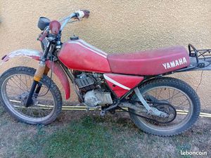 MOTO YAMAHA 80CM