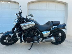 VENDS MOTO VMAX YAMAHA 1700 CM3