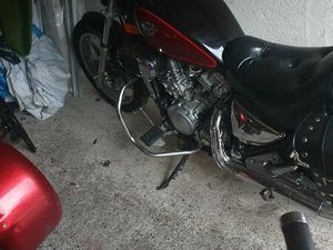 MOTO 750 VN