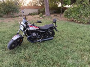 MOTO GUZZI V9 BOBBER