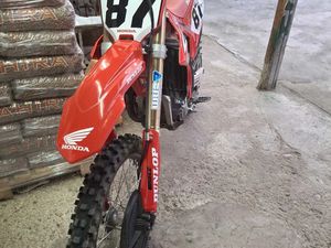 HONDA CRF →
