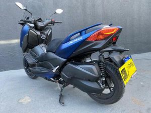 YAMAHA XMAX 250