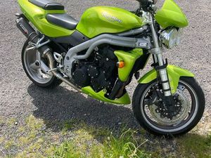 MOTO TRIUMPH SPEED TRIPLE