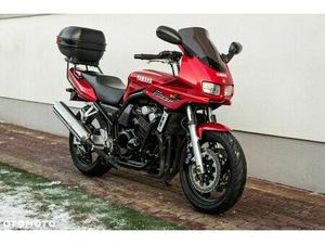 YAMAHA FZS