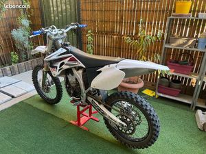 YAMAHA YZ 250 F
