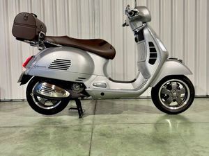 VESPA GTS SUPER 300 70 ANOS PINHAL NOVO