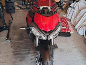 TRIUMPH STREET TRIPLE 765 RS