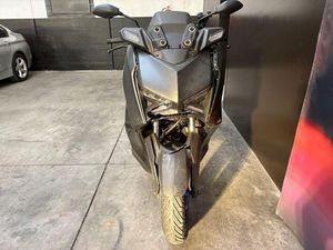 YAMAHA X-MAX 125